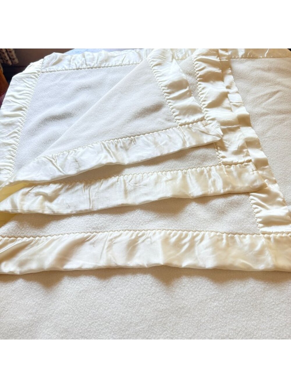 Vintage Ivory Cream Blanket Throw Satin Trim 102 x 86